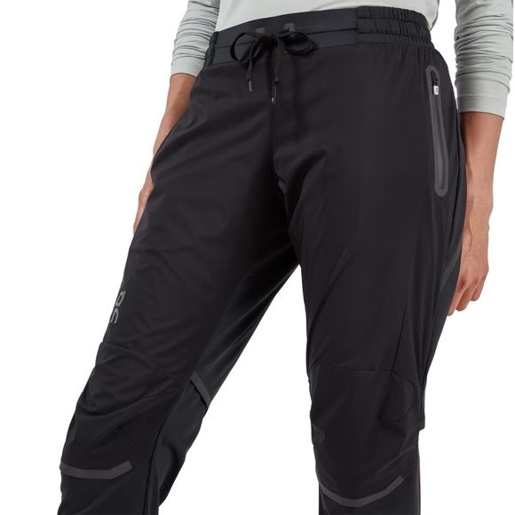 On Cloud Running Women's Black Jogger Pants EUC - Picture 2 of 11